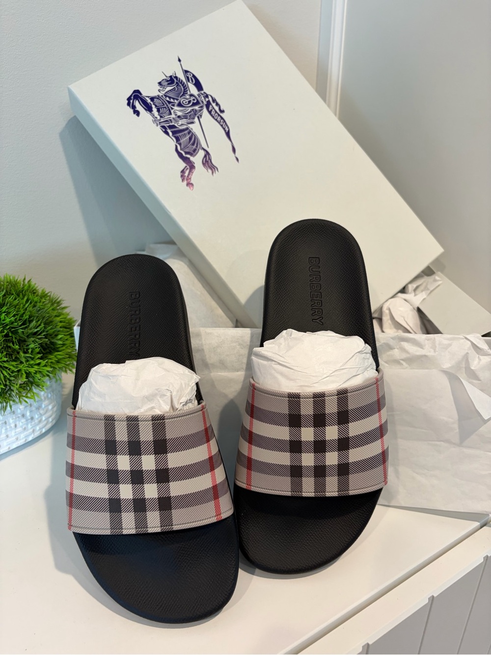 Burberry Furley Vintage slides Sandals in size 38/8; gray/Black/Red; safari